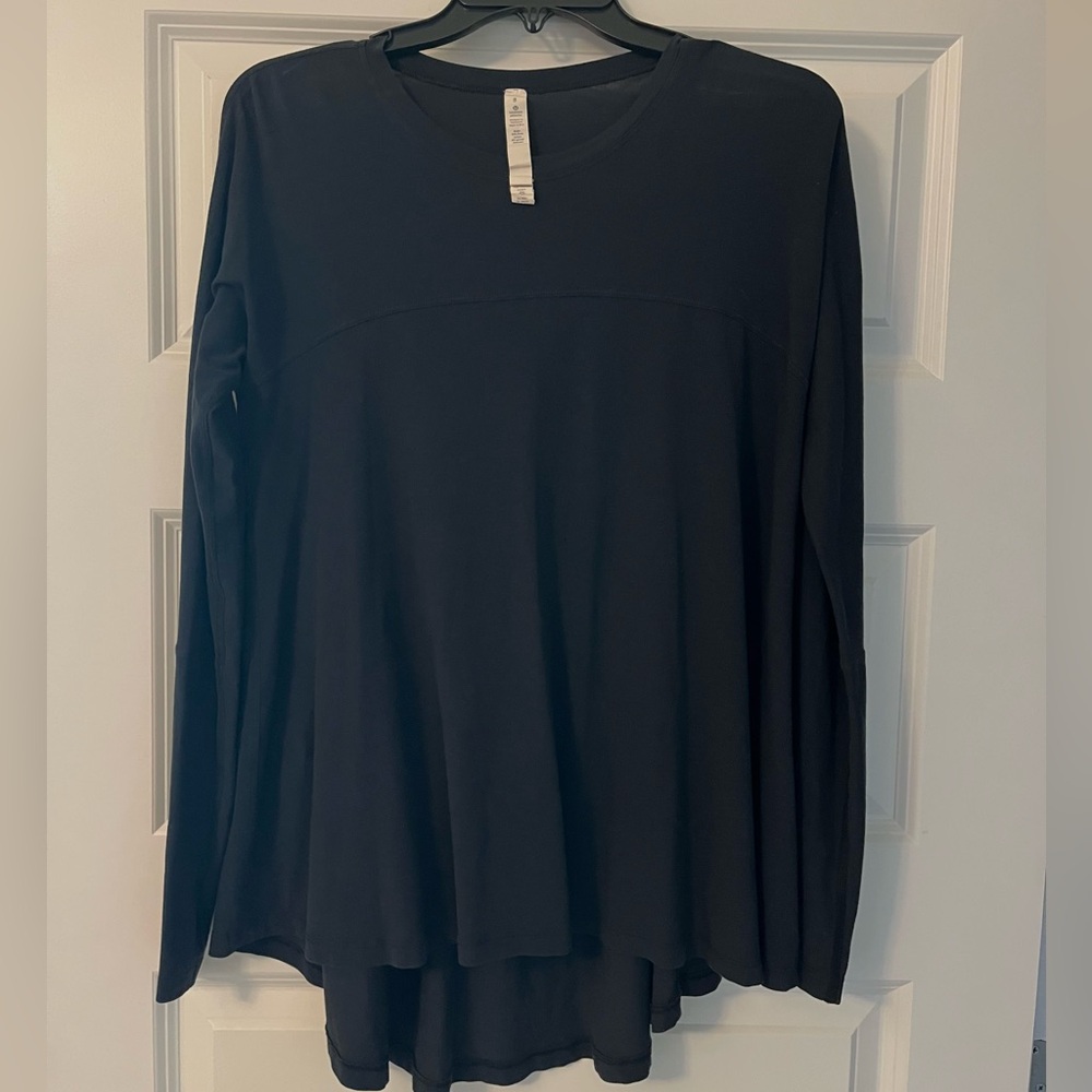 Lululemon Black Acadia Long Sleeve Women's Top